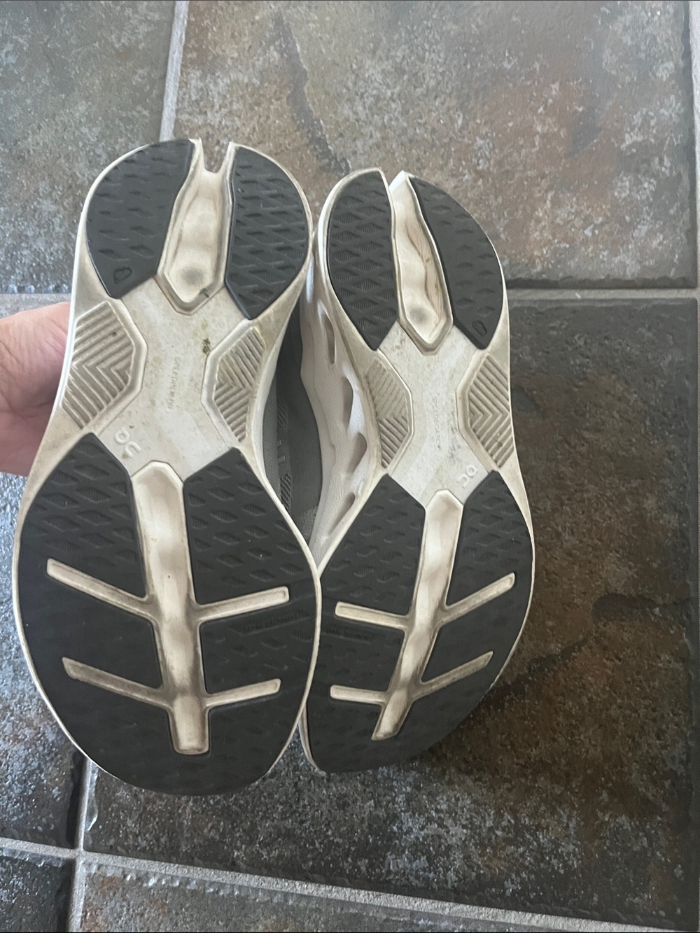 On Cloud Eclipse Running Shoes Alloy White Women’s 7 EUC Athletic Sneakers - Picture 11 of 14